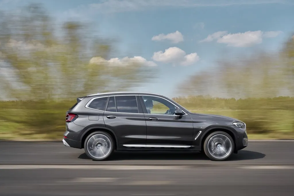 BMW X3 2021 - 2023_11zon