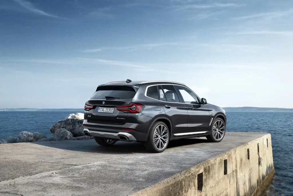 BMW X3 2021 - 2023_11zon